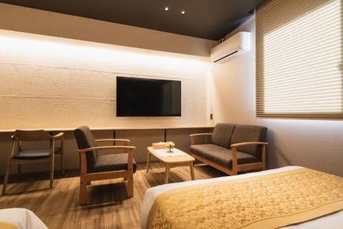 Deluxe Family Room