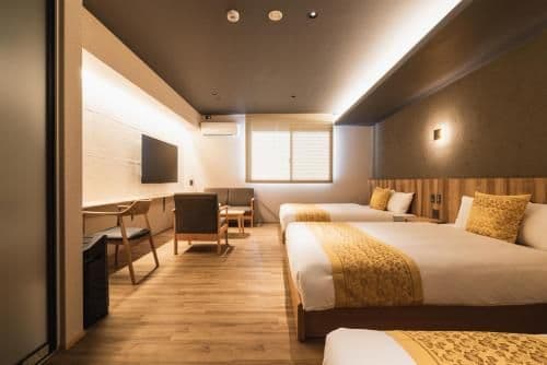 Deluxe Family Room