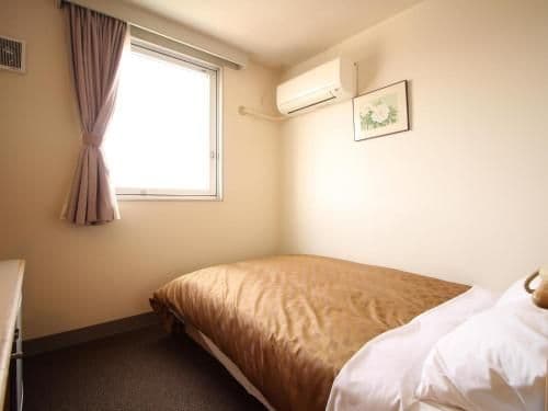 Single Room - Smoking