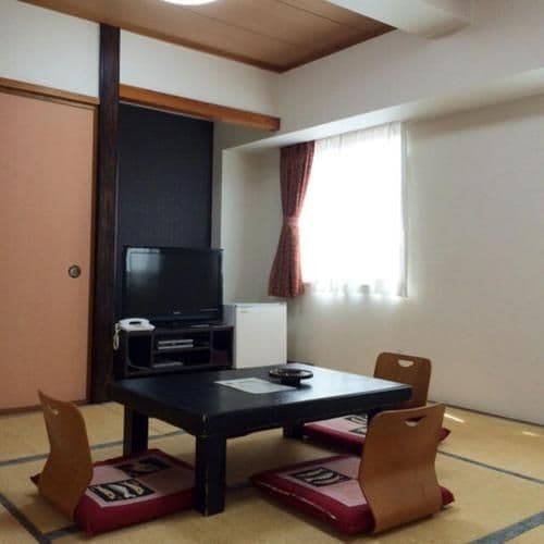 Superior Japanese-Style Room
