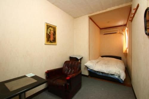 Single Room with Shared Bathroom