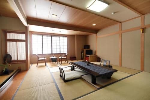 Superior Japanese-Style Room