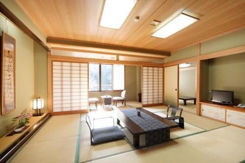 Deluxe Family Room
