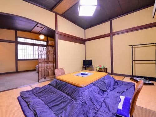 Standard Double Room with Shared Bathroom
