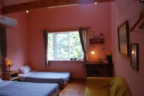 Twin Room with Shared Bathroom and Toilet