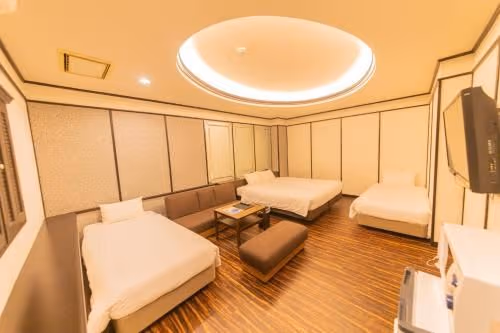 Deluxe Family Room - Non-Smoking