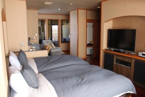 Deluxe Double Room with Mountain View