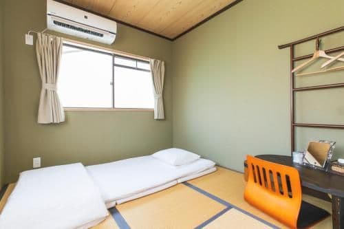 Japanese-Style Single Room