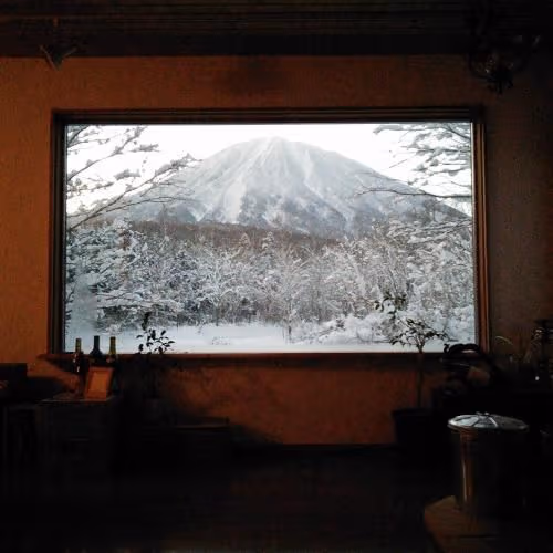 Apartment with Mountain View