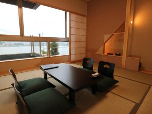 Standard Japanese-Style Room with Mt.Fuji and Lake View - Non Smoking