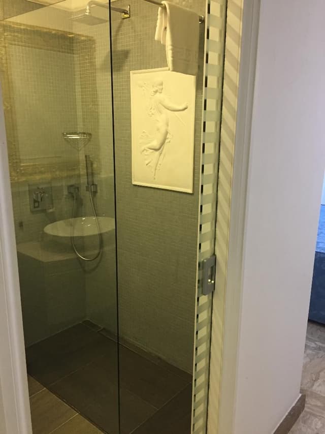 DOUBLE DELUXE