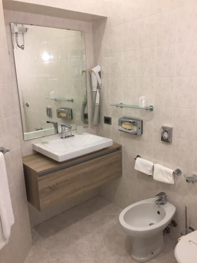 DOUBLE EXECUTIVE