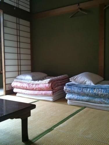 Standard Twin Room with Shared Bathroom