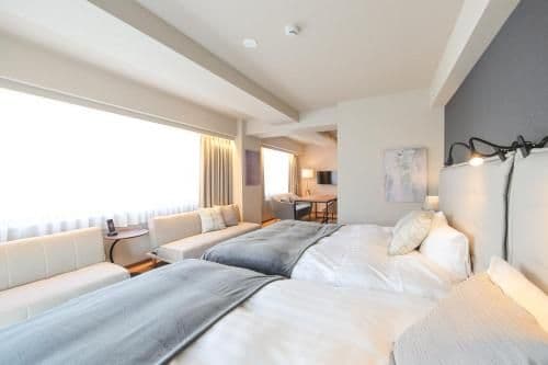 Deluxe Family Room