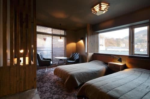Standard Twin Room with Mountain View