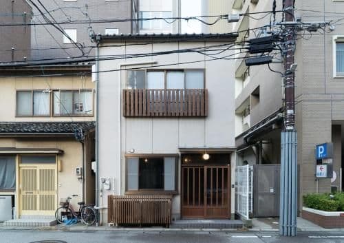 Two-Bedroom Townhouse with Private bathroom