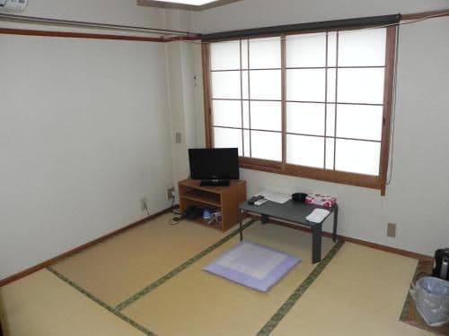 Japanese-Style Single Room with Shared Bathroom - Smoking