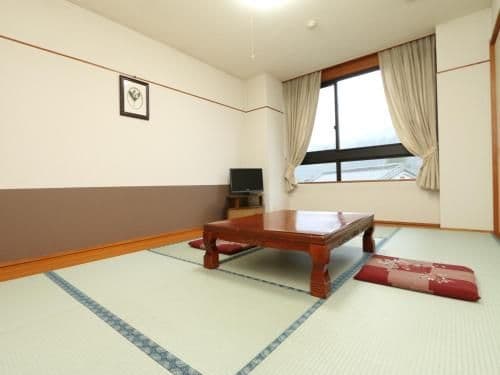 Japanese-Style Quadruple Room