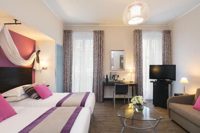 JUNIOR SUITE CAPACITY 3