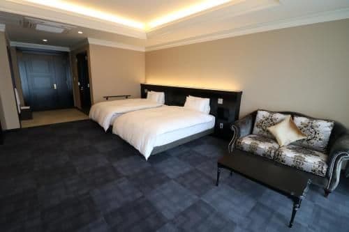 Universal Twin Room