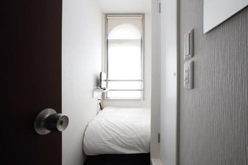 Single Room - Lower Floor