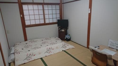 Single Room with Shared Bathroom
