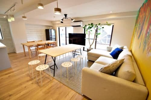 Maison building 402
