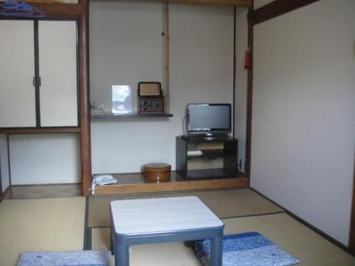 Japanese-Style Triple Room with Shared Bathroom