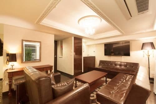 King Suite- Non-Smoking