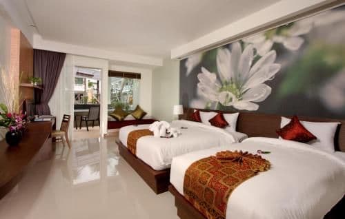 Deluxe Family Suite with Pool Access