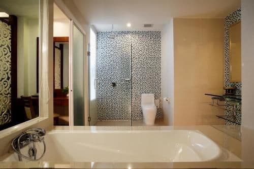 Deluxe Family Suite with Pool Access