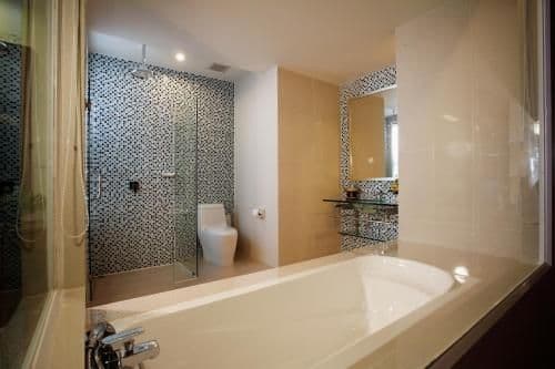 Deluxe Family Suite with Pool Access