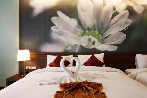 Deluxe Family Suite with Pool Access