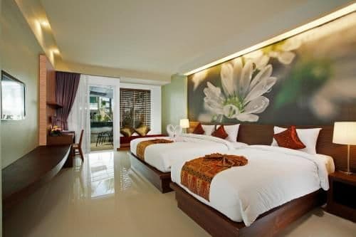 Deluxe Family Suite with Pool Access
