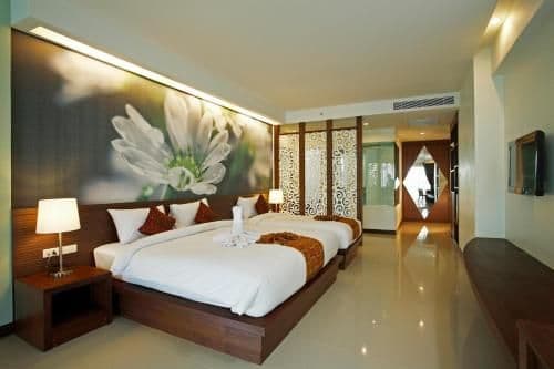 Deluxe Family Suite with Pool Access