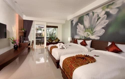 Deluxe Family Suite with Pool Access