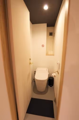 Entire Floor with 8-Bed
