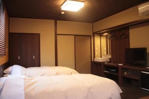 Quadruple Room with Shared Bathroom