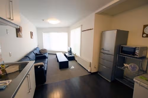 Four-Bedroom Apartment with Two Bathrooms - 1 set of Bunk Bed