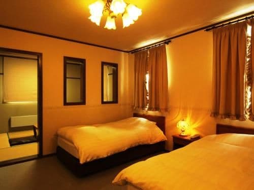 Twin Room with Tatami Area with Shared Bathroom