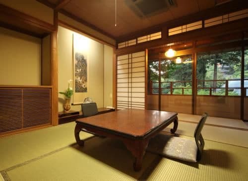 Single Room with Shared Bathroom