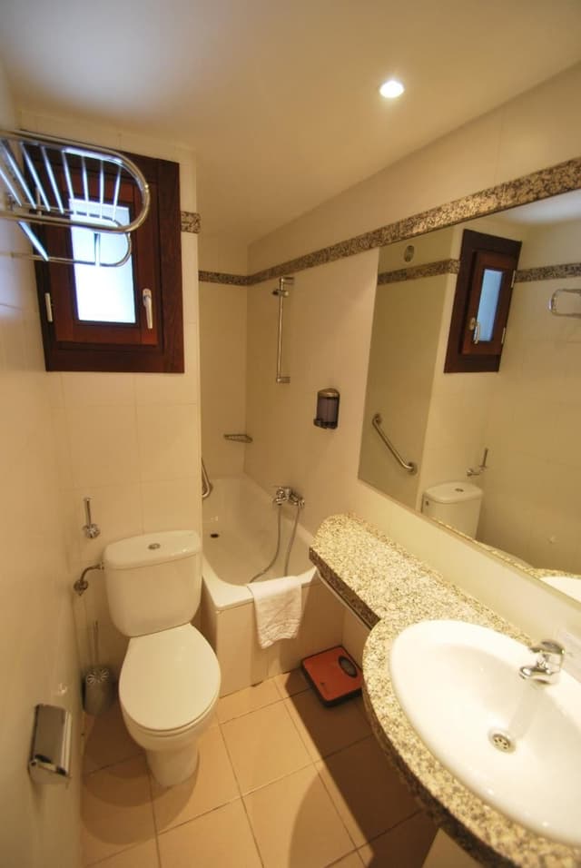 APARTMENT CAPACITY 5 TWO BEDROOMS