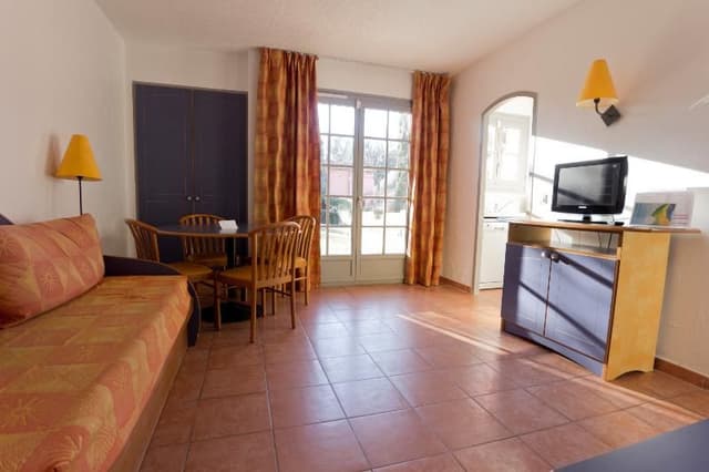 APARTMENT CAPACITY 4