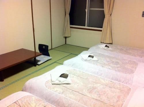Japanese-Style Family Room (4 Adults)