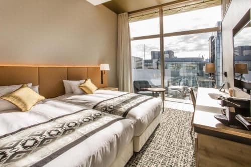 Twin Room on High Floor - Non-Smoking