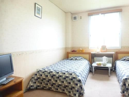 Standard Twin Room with Shared Bathroom