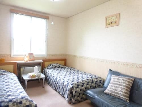 Standard Twin Room with Shared Bathroom