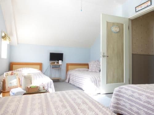 Quadruple Room with Shared Bathroom