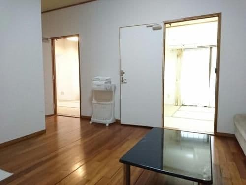 Standard Japanese-Style Family Room