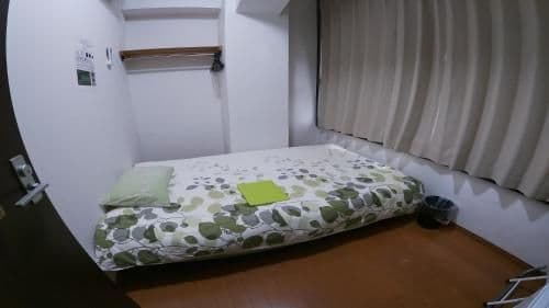 Budget Single Room with Shared Shower and Toilet - Non Smoking